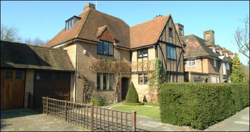 10 Meadway Close